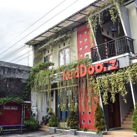 Reddoorz Near Hartono Mall Kejayan Exterior photo