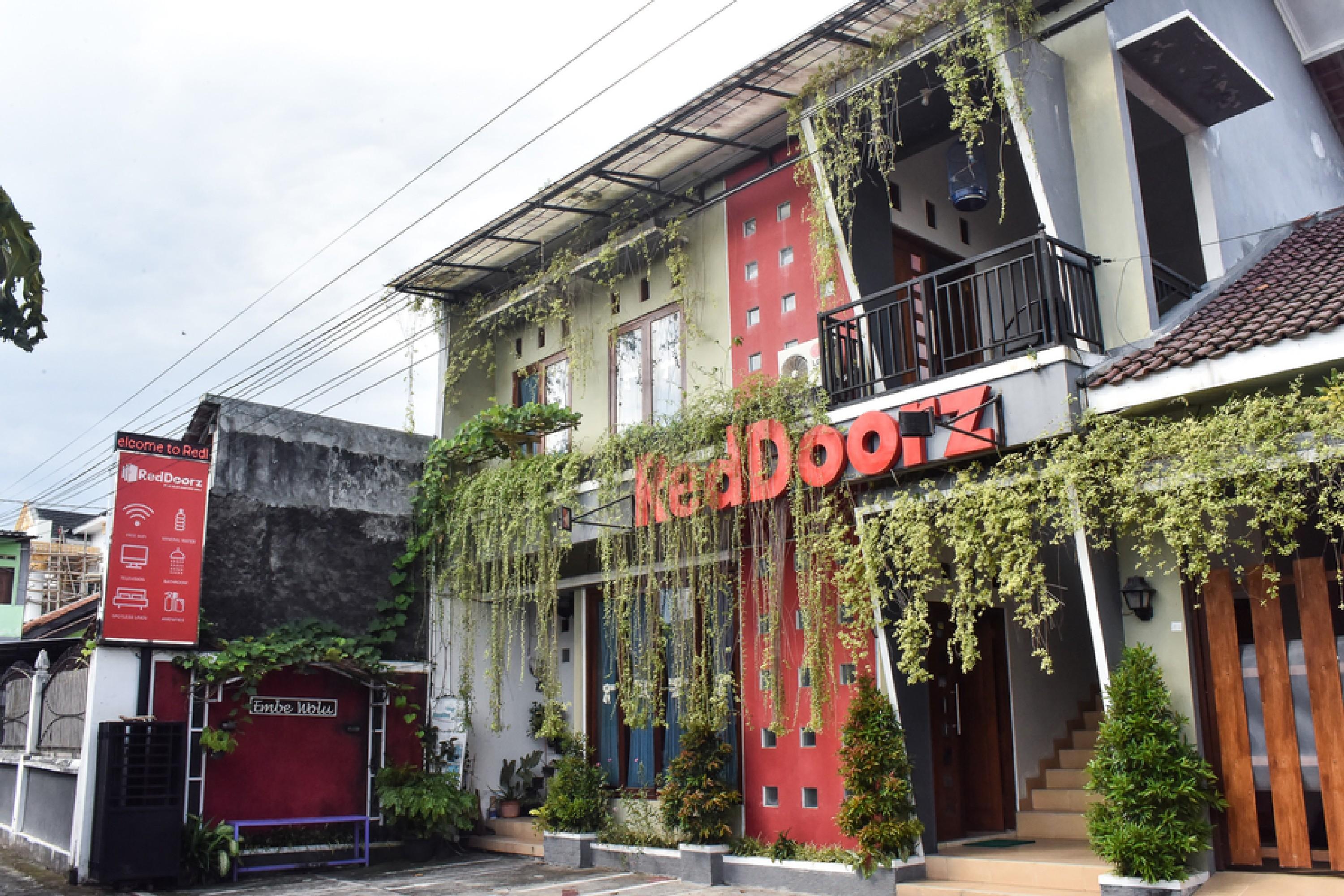Reddoorz Near Hartono Mall Kejayan Exterior photo