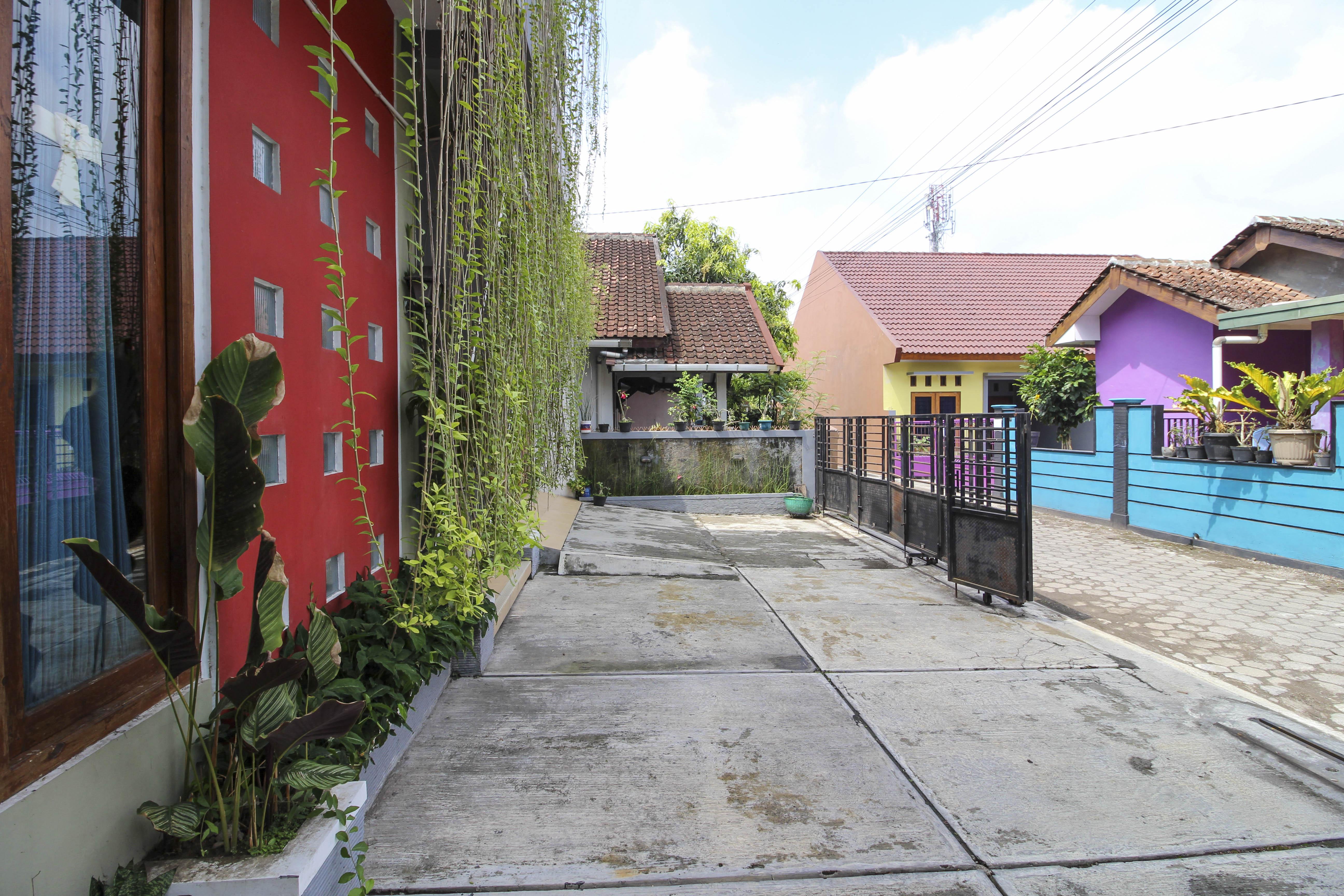 Reddoorz Near Hartono Mall Kejayan Exterior photo